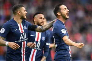 法甲队报周四特刊：巴黎圣日耳曼16人登月薪榜前30，马赛紧随其后